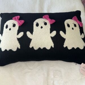 🎀👻NWT Goblin & Ghoul Decorative Pink bow Ghost Pillow🎀👻